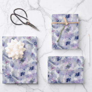 Abstract bloemmotief in waterverf lavendelblauw inpakpapier vel
