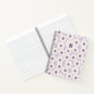 Abstract blokvormig bloemenlavendelmonogram notitieboek