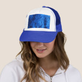 Abstract cool diep oceaanblauw getextureerd ontwer trucker pet (In situ)