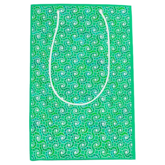 Abstract draaipatroon - tinten groen medium cadeauzakje (Voorkant)