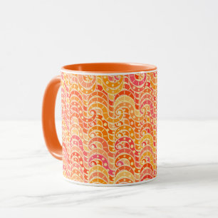 Abstract golfpatroon - oranje, koraal en goud mok