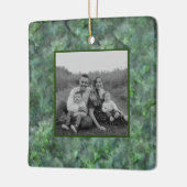 Abstract groen vizierkleurig granietpatroon met kw keramisch ornament (Links)