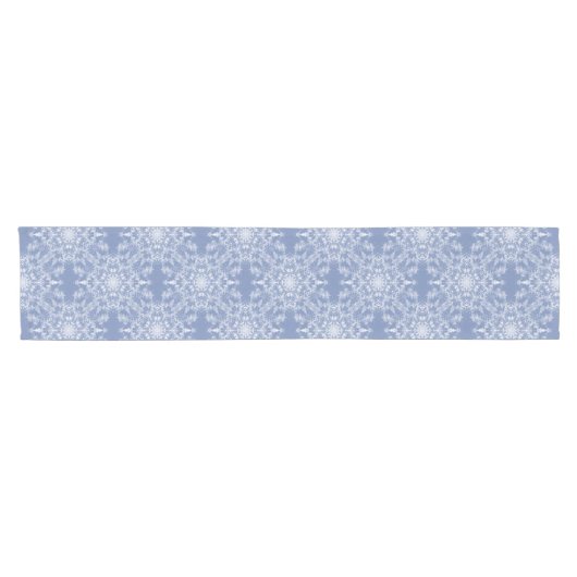 Abstract Lacy Fractal Snowflake Pattern op Blue Korte Tafelloper (Horizontaal)