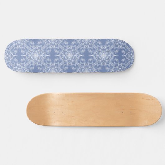 Abstract Lacy Fractal Snowflake Pattern op Blue Skateboard (Horizontaal)