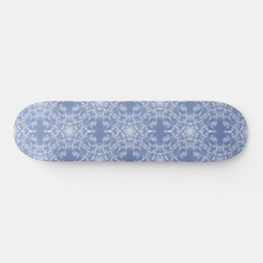 Abstract Lacy Fractal Snowflake Pattern op Blue Skateboard (Horizontaal)