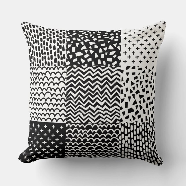 Abstract patchwork - zwart en wit kussen (Voorkant)