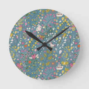 Abstract romantisch patroon met cartoon ronde klok