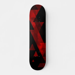 Abstract Rood Driehoekpatroon op Zwart Design Skateboard