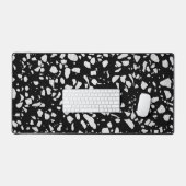Abstract Terrazzo Mosaic Black en White Pattern Bureaumat (Keyboard & Muis)