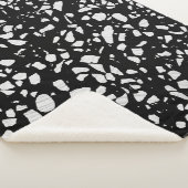 Abstract Terrazzo Mosaic Black en White Pattern Sherpa Deken (3/4)