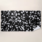 Abstract Terrazzo Mosaic Black en White Pattern Strandlaken (Voorkant)