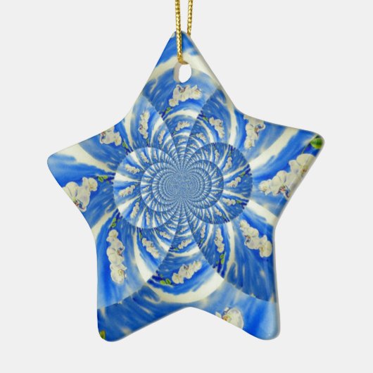 Abstract wit blauw bloemenschilderij keramisch ornament (Links)