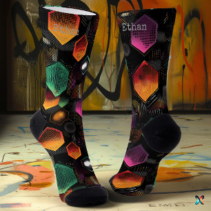 Abstract zeshoekige gloed in oranje magenta op zwa sokken