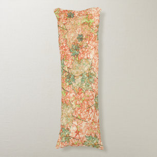 Abstracte acerbladeren op krasachtige koraalachter lichaamskussen