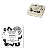 Abstracte artiest met rubberstempel 	rubberstempel (Gestempeld)