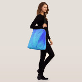 Abstracte betoverde tuin blauw crossbody tas (Op model)