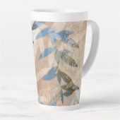 Abstracte gelaagde bladeren - blauw en neutraal latte mok (Rechterhoek)