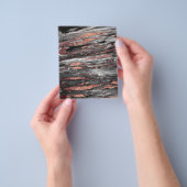 Abstracte gemarmerde verf met matig roos goudverf flyer (Hand)