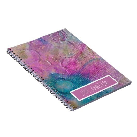 Abstracte Gemengde Media in Paars en Onduidelijke Notitieboek (Rechterzijde)