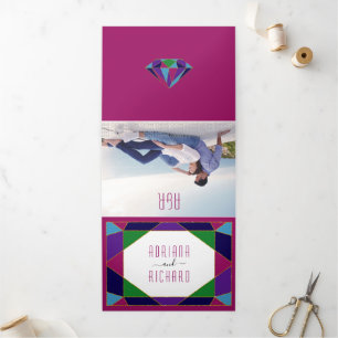Abstracte geometrische typografie ruby red bruilof drieluik uitnodiging