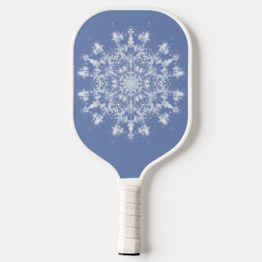 Abstracte Lacy Fractal Snowflake op blauwe achterg Pickleball Paddle (Achterkant)