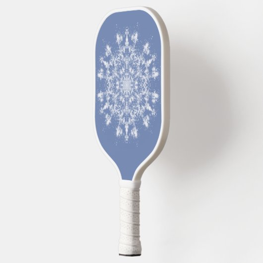 Abstracte Lacy Fractal Snowflake op blauwe achterg Pickleball Paddle (Links)