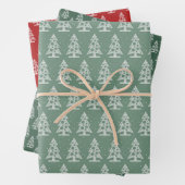 Abstracte lijn kerstbomen op rood en groen inpakpapier vel (In situ)