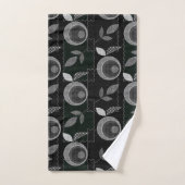 Abstracte moderne monochrome appelbladeren zwart g bad handdoek (Handdoek)