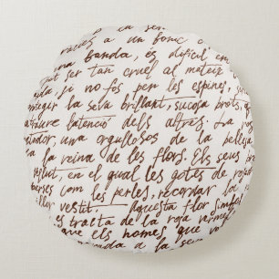 Abstracte retro onleesbare bruine met inkt geschre rond kussen