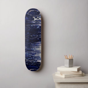 Abstracte Street Art Geïnspireerd op Donkerblauwe Skateboard