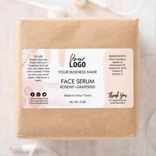 Abstraits  de sérum d'huile rose blanche Étiquette (En situation)