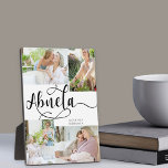 Abuela Calligraphy 4 Photo Tabletop Plaque<br><div class="desc">Cadeau personnalisé 4 plaques photo pour votre Abuela,  que vous pouvez personnaliser avec votre message personnalisé,  comme je vous aime et votre nom. Le modèle photo affichera vos photos dans un petit collage photo de 2x paysage et 2x portrait images. Abuela est écrit en calligraphie tourbillonnant élégante.</div>