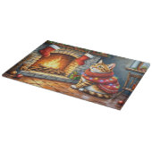 Abyssinian Cat Sitting by Fireplace with Christmas Snijplank (Hoek)