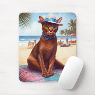 Abyssische kat op strand, zomercadeau voor kattenl muismat