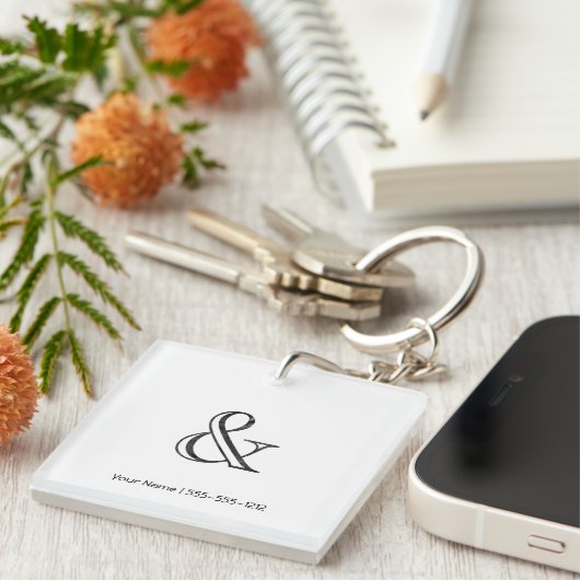 Academy Engraved Ampersand Black Sleutelhanger (Voorkant Rechts)