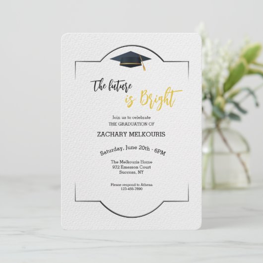 Accent Elements Graduation Invitation (Debout devant)