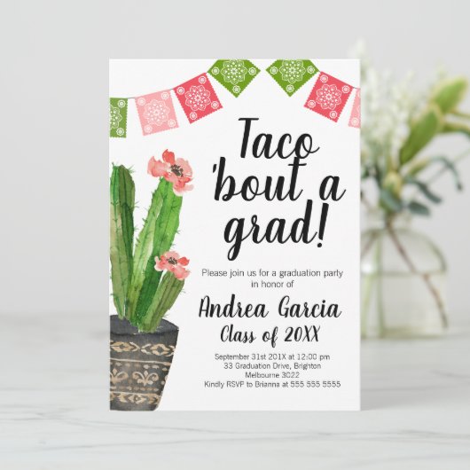 Accès de taco un diplômé, invitation d'obtention (Debout devant)