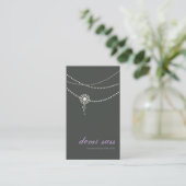 Accessoires de bijoux carte de visite tendance (Debout devant)