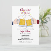 acclamations, bières, invitation à une fête d'anni (Debout devant)