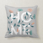 Accueil coussin de lancer : un coussin décoratif g<br><div class="desc">Apportez l'extérieur à votre maison avec ce coussin décoratif d'inspiration jardin. Dans ce design unique, les fleurs roses et bleues se marient avec le mot home. Les couleurs pastel se marient parfaitement avec un canapé gris et donnent une touche vintage à votre maison. C'est une excellente idée cadeau pour tous...</div>