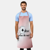 Aces boven het Rest Red Schort (Gedragen)