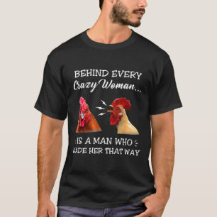 Achter gekke vrouw staat een man die haar zo heeft t-shirt