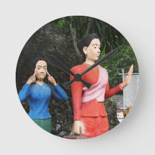 Achter je rug kijken ronde klok