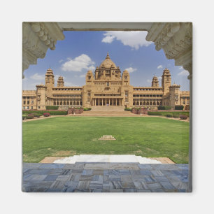 Achteraanzicht van Umaid Bhawan Palace hotel, Jodj Magneet