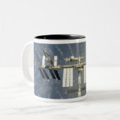 Achtergelaten internationale ruimtestation tweekleurige koffiemok (Voorkant links)