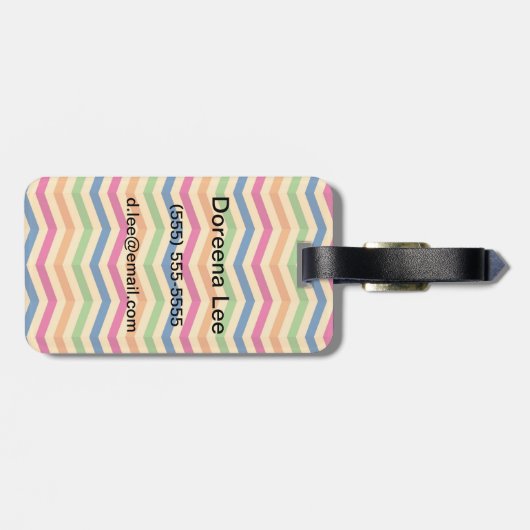 Achtergrond met strepen in retro bagagelabel (Achterkant horizontaal)