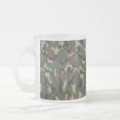 Achtergrond militaire boscamouflage matglas koffiemok (Links)