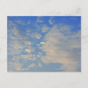 Achtergrond van de blauwe lucht. briefkaart