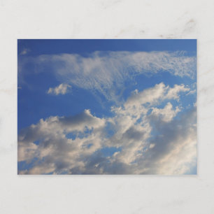 Achtergrond van de blauwe lucht. briefkaart