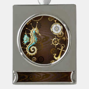 Achtergrond van hout met mechanische zeepaardjes verzilverd banner ornament